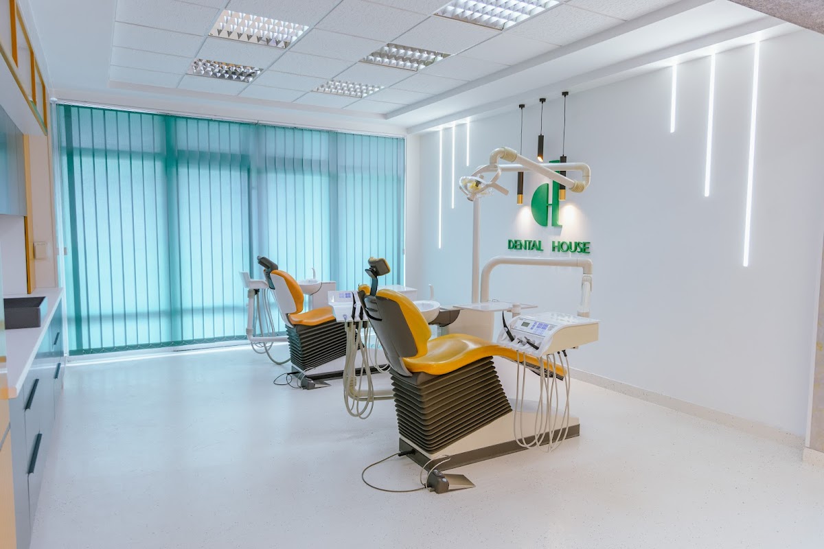 Oralna hirurgija - DENTAL HOUSE NP